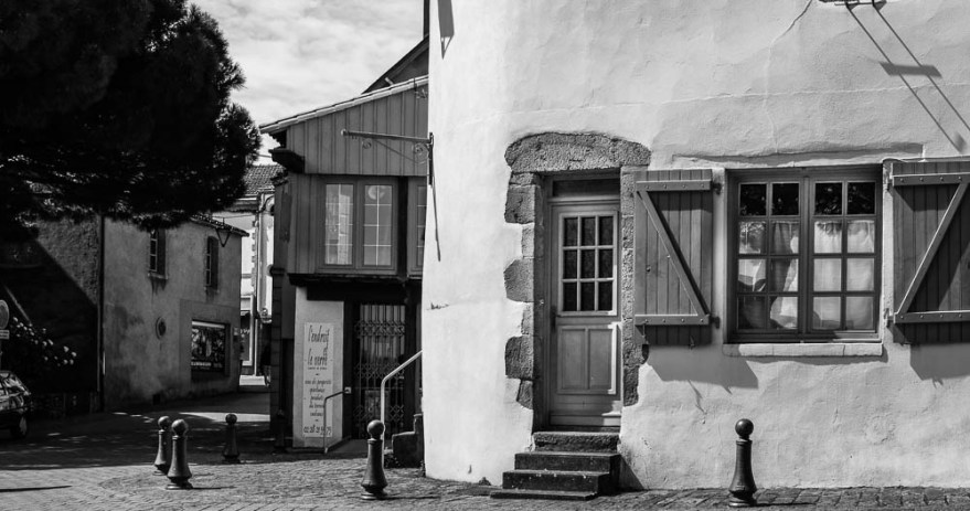 Clisson in Black and&nbsp;White.